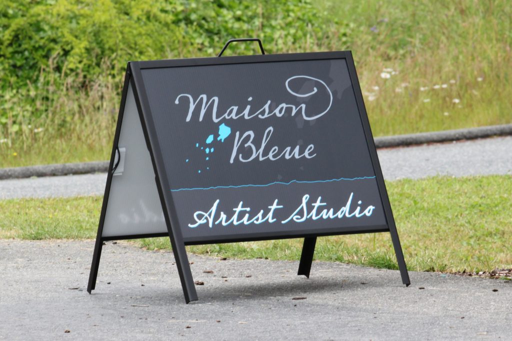 Maison Bleue Metal A-Frame